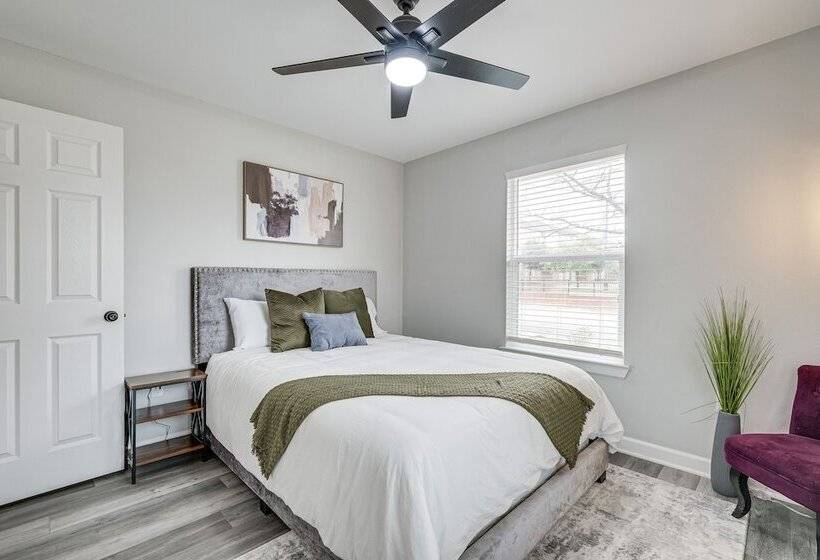 Lovely Brenham Home Walk To Blinn & Downtown!