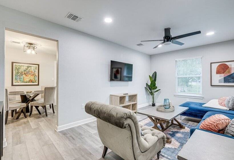 Lovely Brenham Home Walk To Blinn & Downtown!