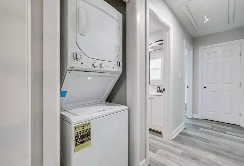 Lovely Brenham Home   Walk To Blinn & Downtown!