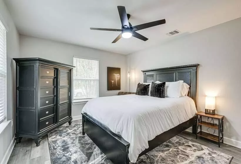 Lovely Brenham Home   Walk To Blinn & Downtown!