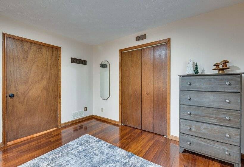 Mcdonough Escape W/ Private Hot Tub & Game Room!