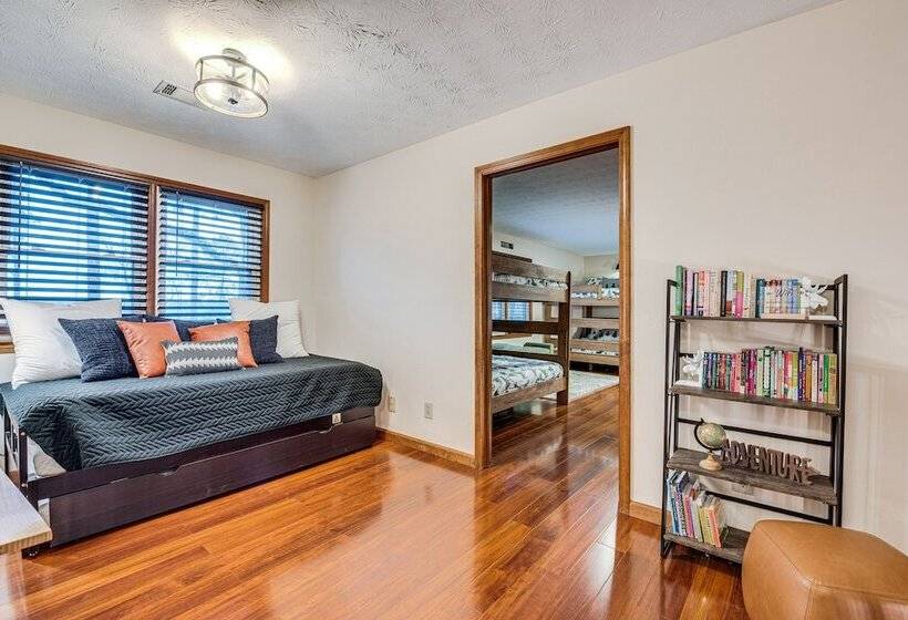 Mcdonough Escape W/ Private Hot Tub & Game Room!