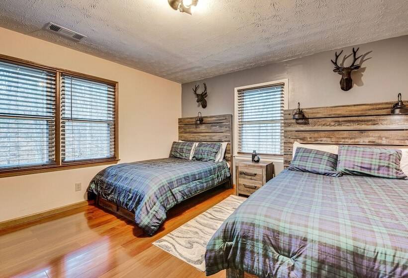 Mcdonough Escape W/ Private Hot Tub & Game Room!