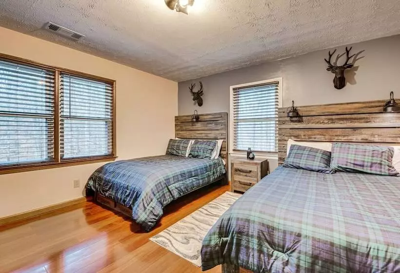 Mcdonough Escape W/ Private Hot Tub & Game Room!