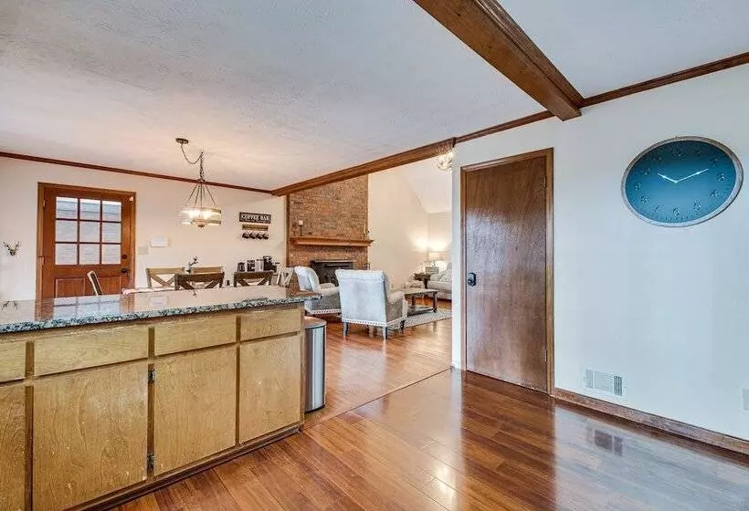 Mcdonough Escape W/ Private Hot Tub & Game Room!