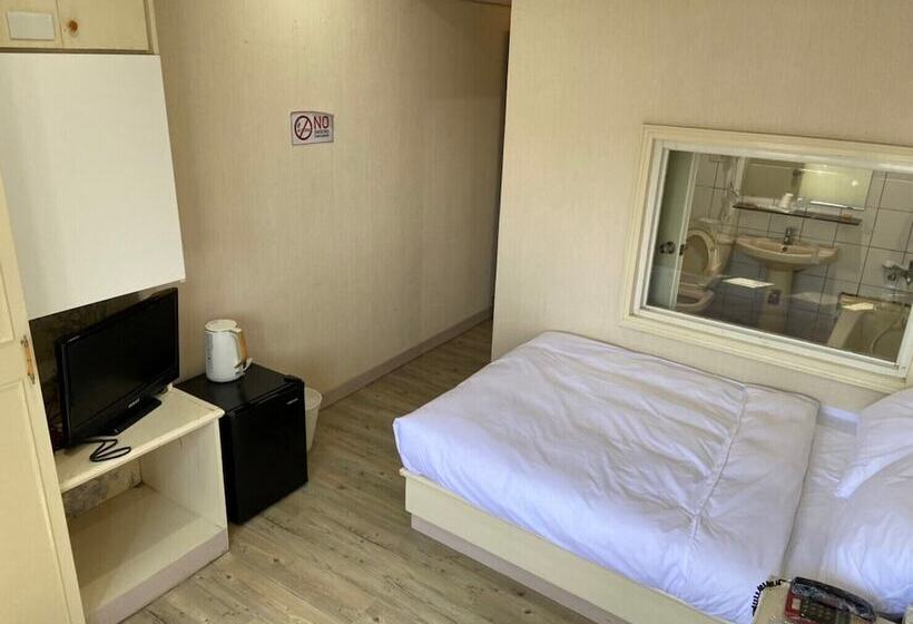 پانسیون Daydaymeworld