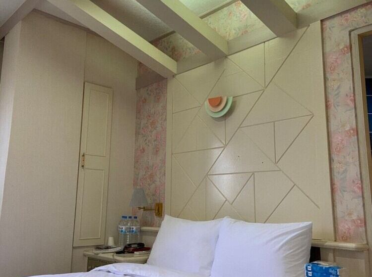 پانسیون Daydaymeworld