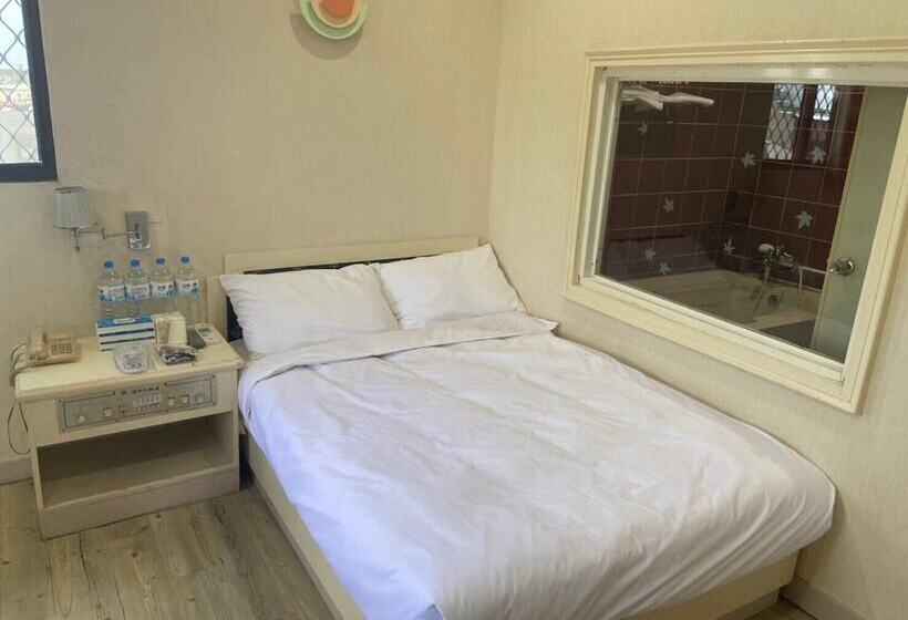 پانسیون Daydaymeworld