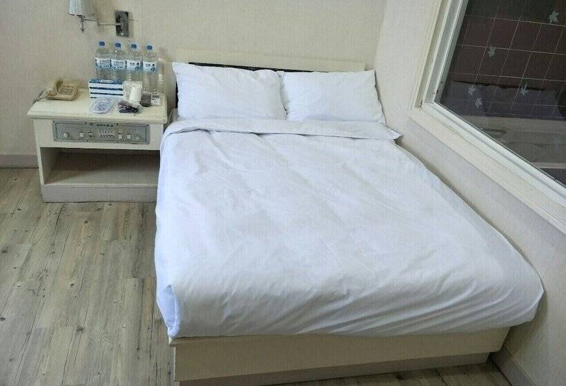 پانسیون Daydaymeworld