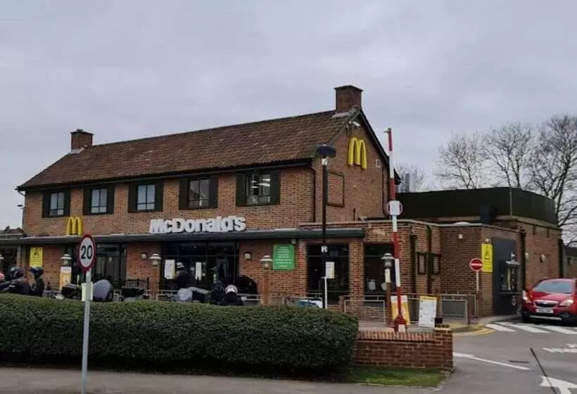 Residenssi Beckenham Place   Free Parking   Self Check In