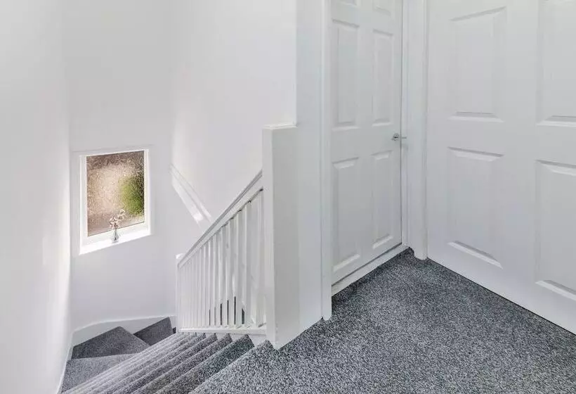 Residenssi Beckenham Place   Free Parking   Self Check In