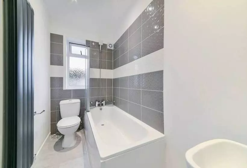 Residenssi Beckenham Place   Free Parking   Self Check In