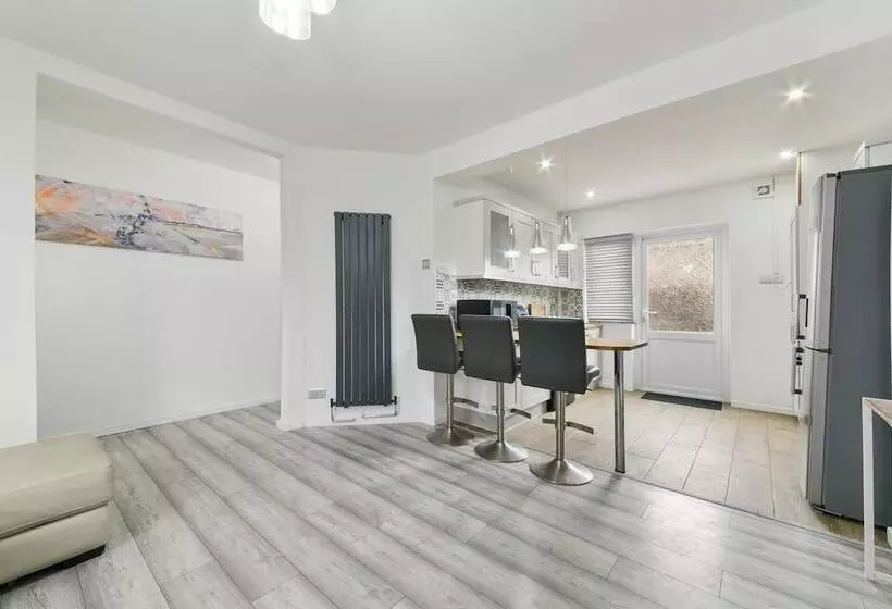 Residenssi Beckenham Place   Free Parking   Self Check In