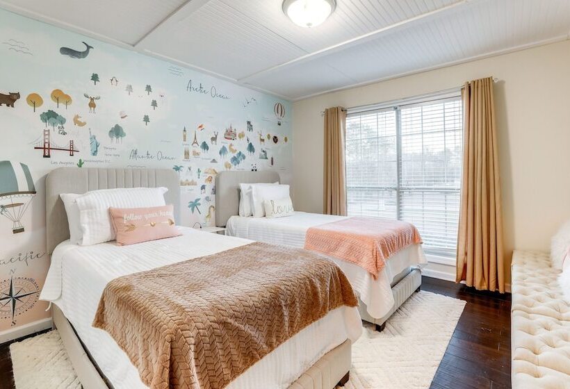 Family Friendly Stockbridge Home By Amphitheater!