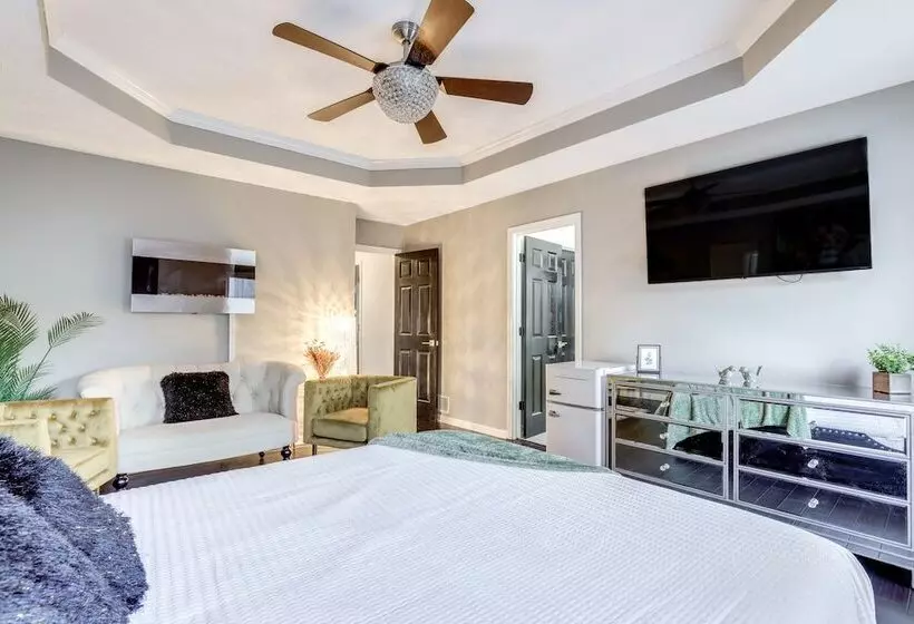 Family Friendly Stockbridge Home By Amphitheater!