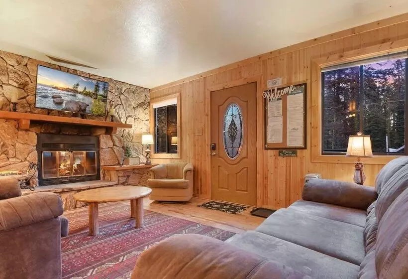 Tahoe Pines Cabin