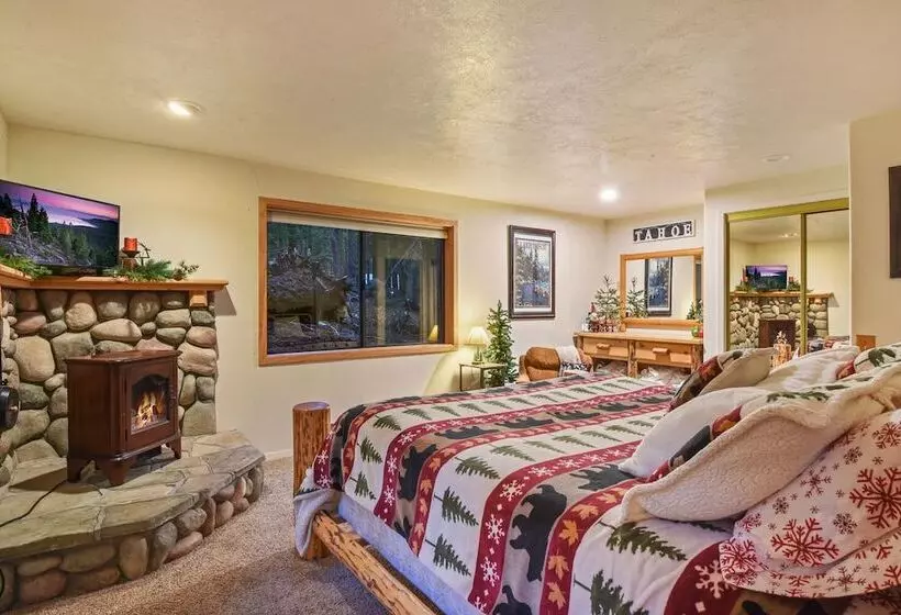 Tahoe Pines Cabin
