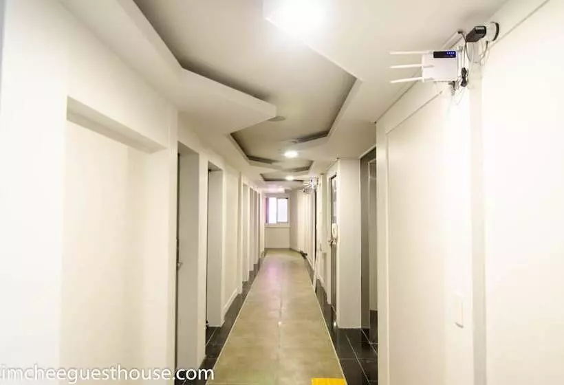 هاستل Kimchee Busan Downtown Guesthouse