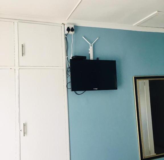 צימר Buxton Lodge Guesthouse