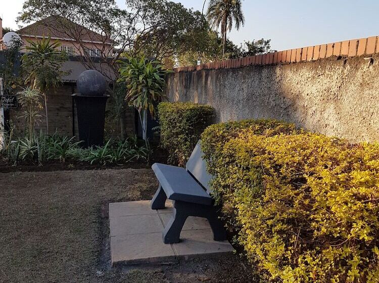 مبيت وإفطار New England Guest House By Ilawu