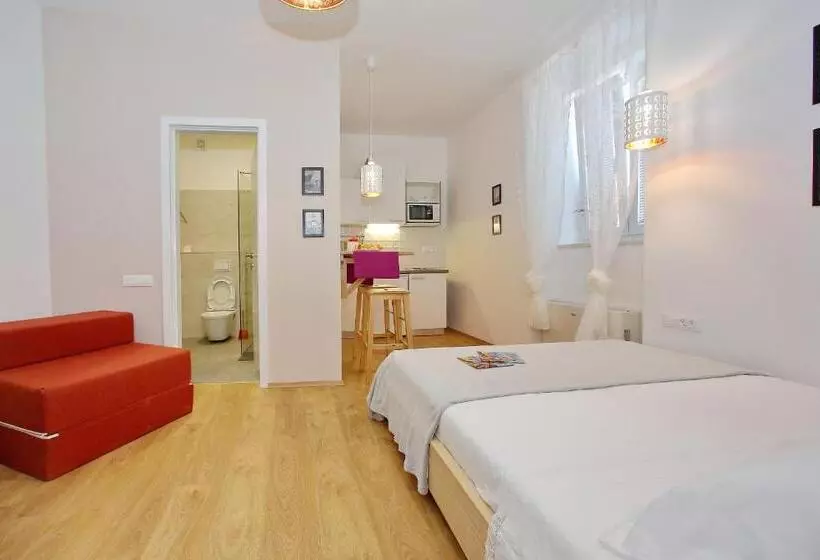 Guverna New City Accommodation