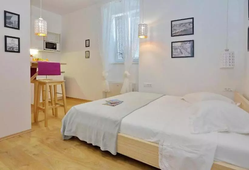 Guverna New City Accommodation