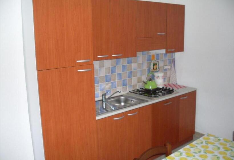 ホテル Affittacamere Peonia