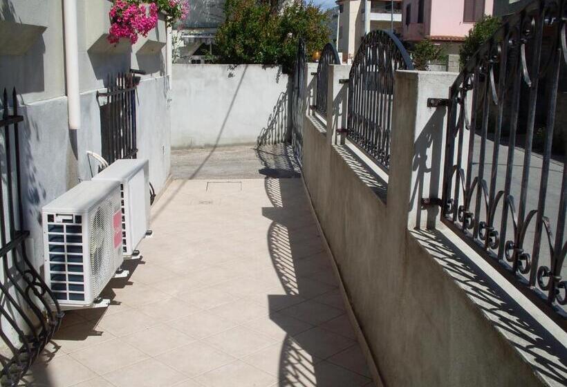 ホテル Affittacamere Peonia