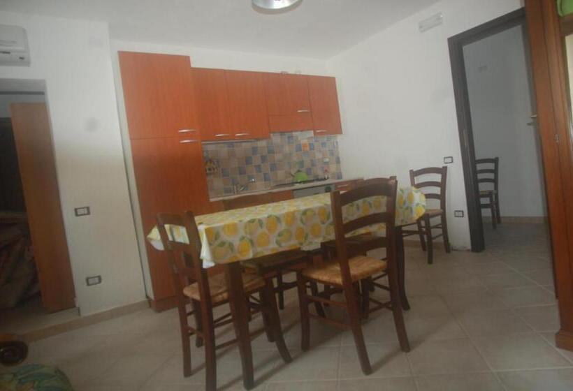 ホテル Affittacamere Peonia