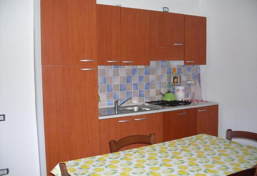 ホテル Affittacamere Peonia