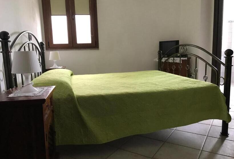 ホテル Affittacamere Peonia