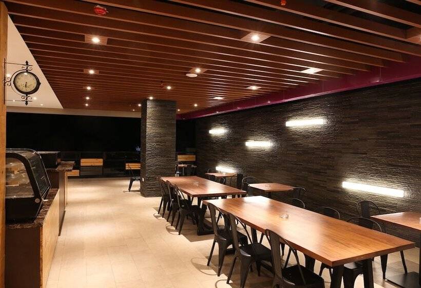 Grand Citihub Hotel @kajoetangan