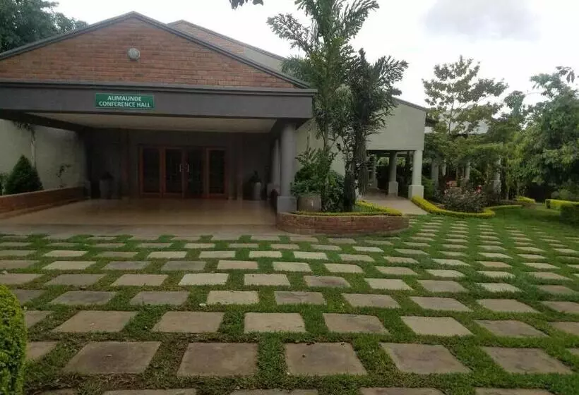 هتل Ufulu Gardens