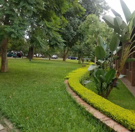 هتل Ufulu Gardens