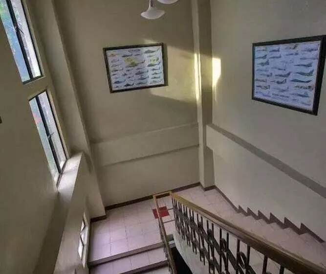 ペンション Iloilo Budget Inn  Jaro