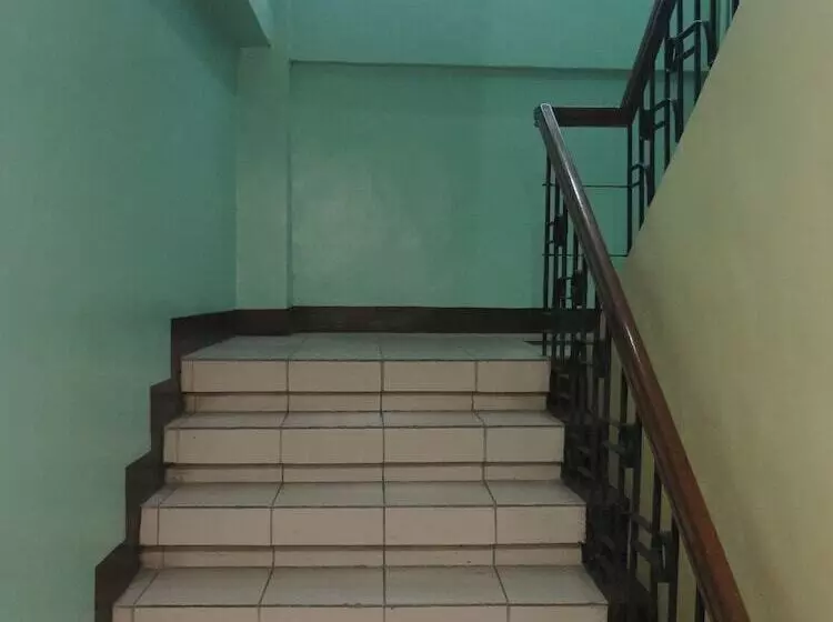 ペンション Iloilo Budget Inn  Jaro