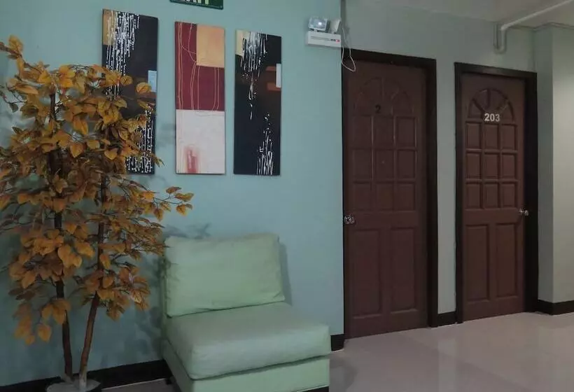 ペンション Iloilo Budget Inn  Jaro