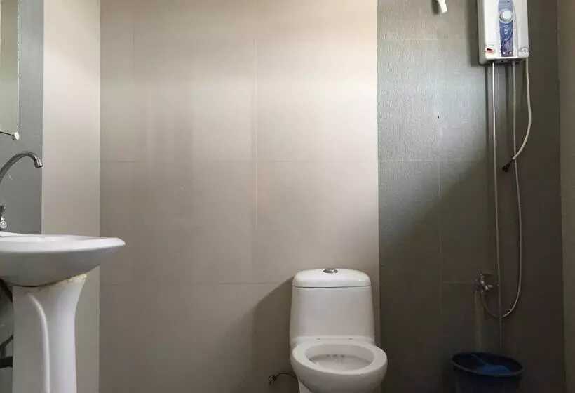 ペンション Iloilo Budget Inn  Jaro