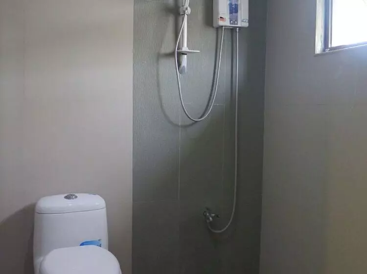 ペンション Iloilo Budget Inn  Jaro