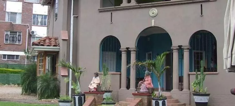 پانسیون Yes Please Guest House