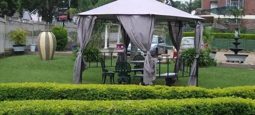 پانسیون Yes Please Guest House