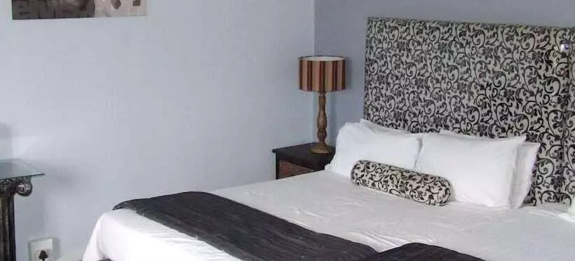 پانسیون Yes Please Guest House