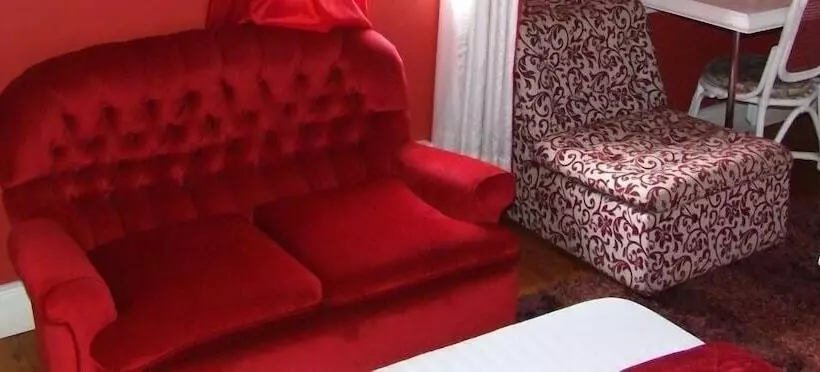 پانسیون Yes Please Guest House