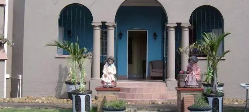 پانسیون Yes Please Guest House
