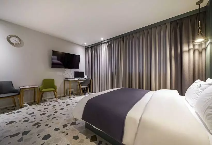 استراحتگاه Gimhae Jangyu Stay Inn
