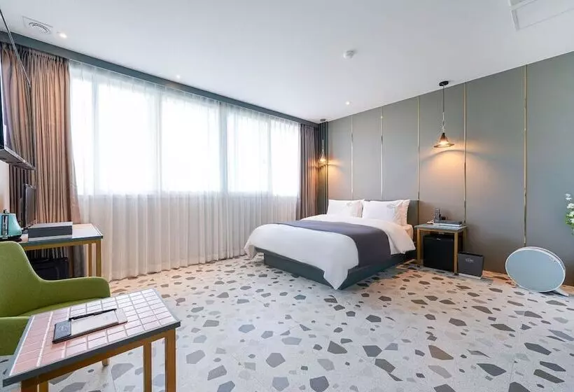استراحتگاه Gimhae Jangyu Stay Inn