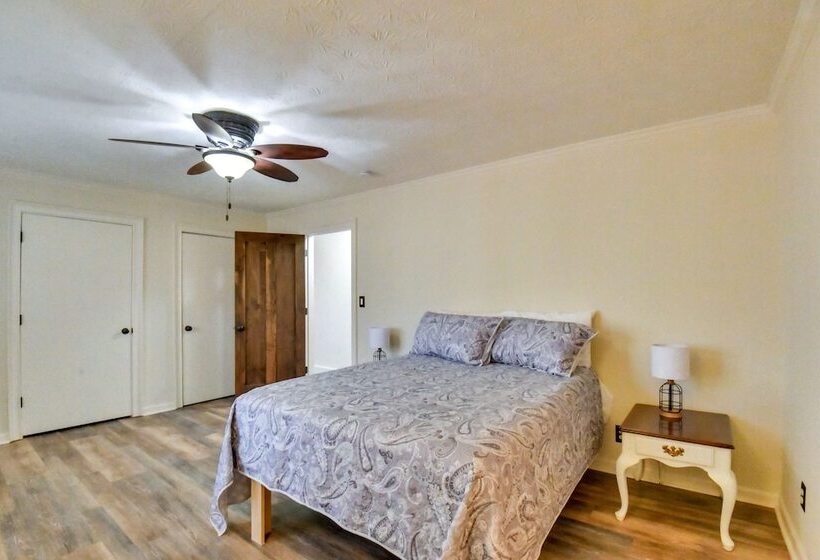 Buckhead Home W/ On Site Lake Oconee Access!