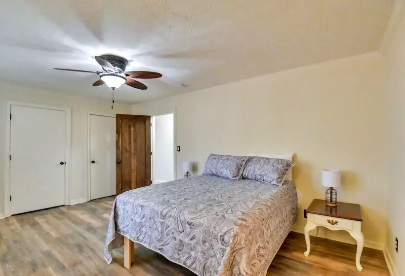 Buckhead Home W/ On Site Lake Oconee Access!