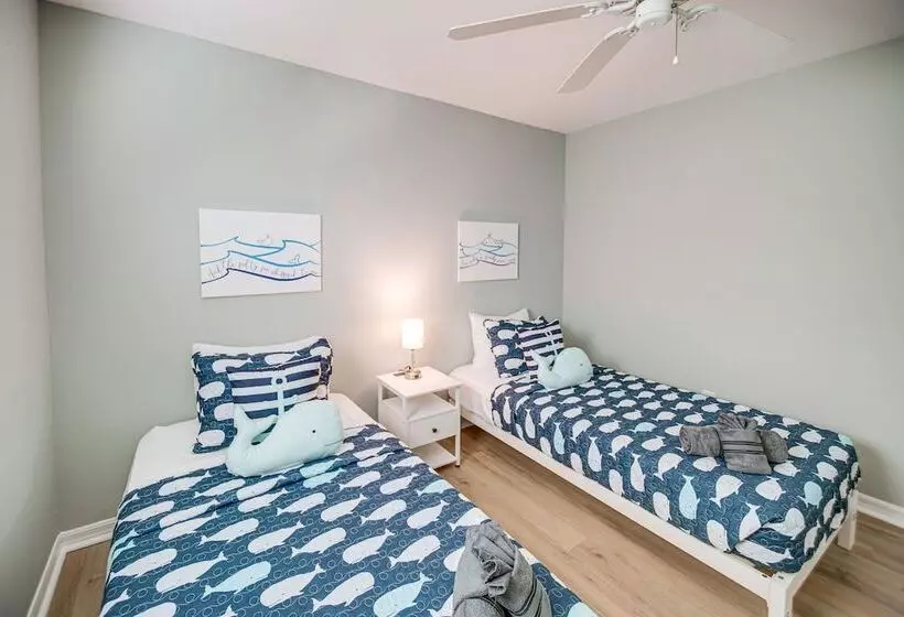 Dock & Fenced Yard: Canal Front Cape Coral Home!