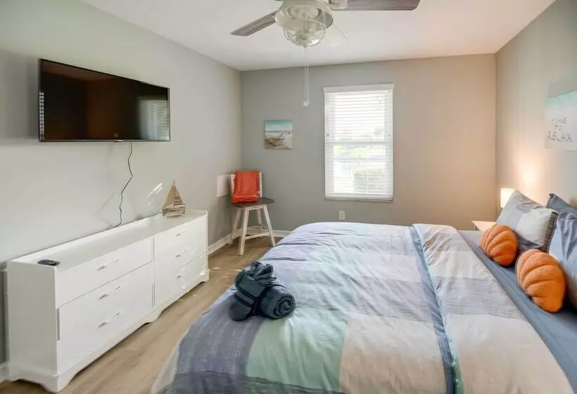 Dock & Fenced Yard: Canal Front Cape Coral Home!
